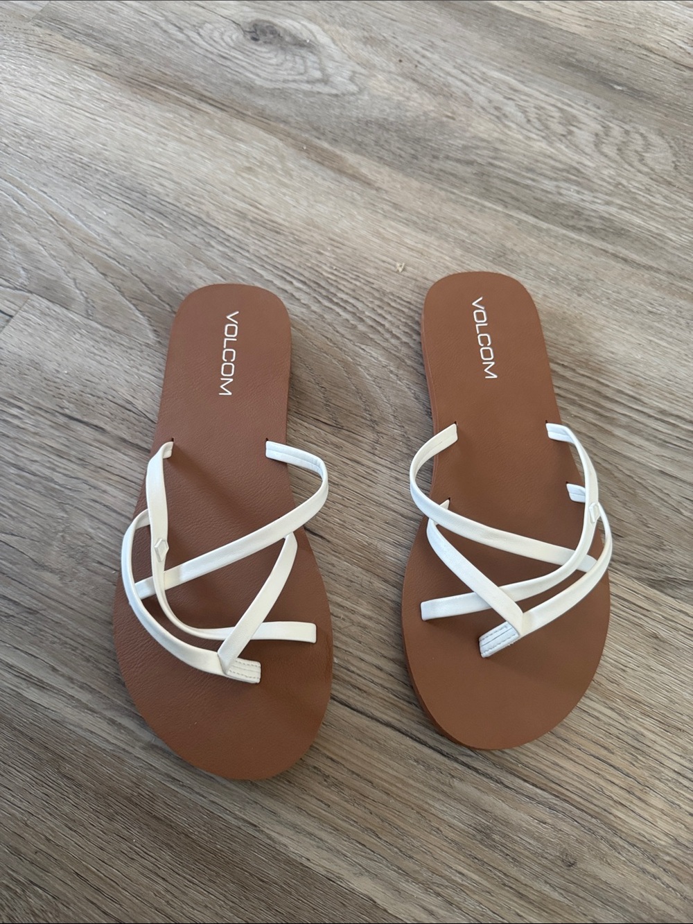 Volcom white sandals size 6